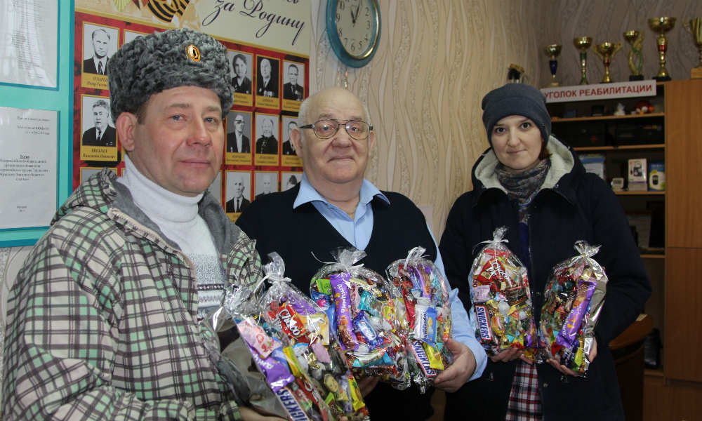 Тамбовский казачий округ вручил подарки для детей.